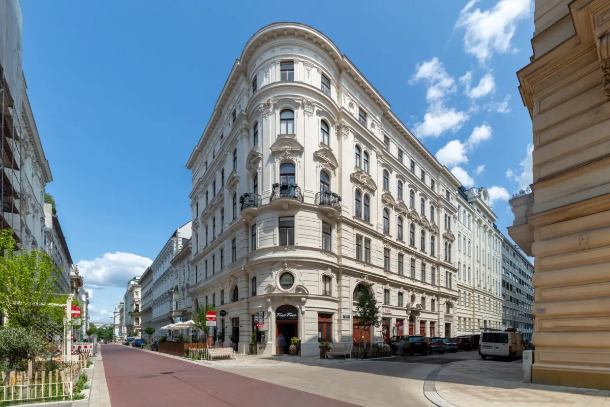 Stilvolle Altbauwohnung in Gründerzeit-Eckhaus – Toplage nahe Karlsplatz - Bild 1
