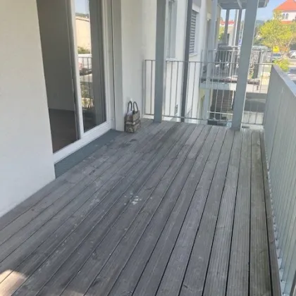 Traumhafte neuwertige 2-Zimmer-Wohnung mit großem Balkon in erstklassiger Lage! - Bild 2