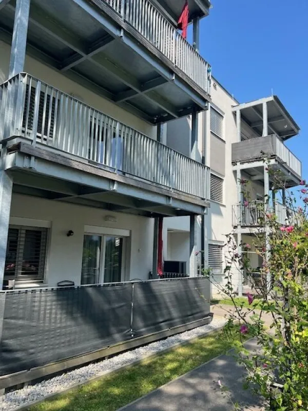 Traumhafte neuwertige 2-Zimmer-Wohnung mit großem Balkon in erstklassiger Lage! - Bild 1