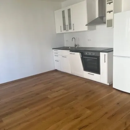 Traumhafte neuwertige 2-Zimmer-Wohnung mit großem Balkon in erstklassiger Lage! - Bild 3