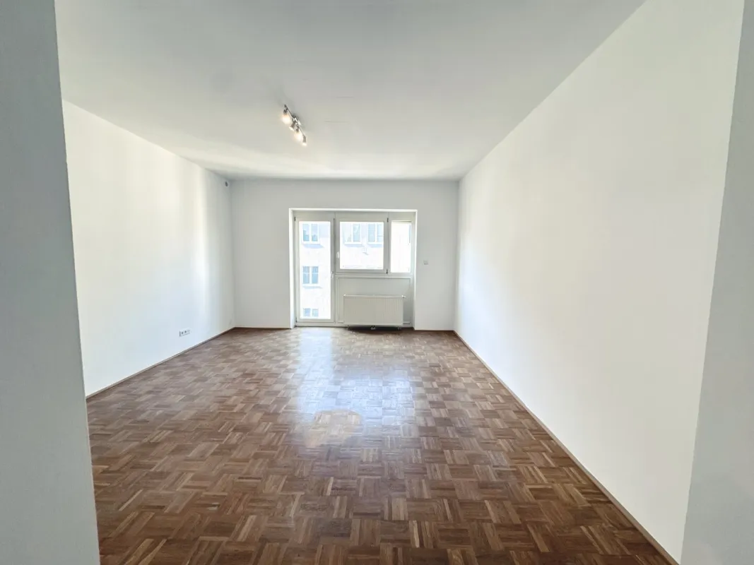 NEU! Geräumige 2-Zimmerwohnung nahe U6 zu vermieten! Parkplätze verfügbar! - Bild 1