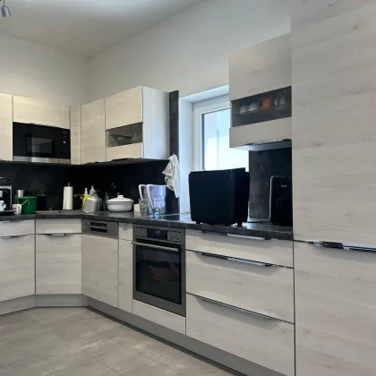 Bungalow mit Photovoltaikanlage auf großzügigem Doppelgrundstück in ruhiger Grünlage - Bild 2