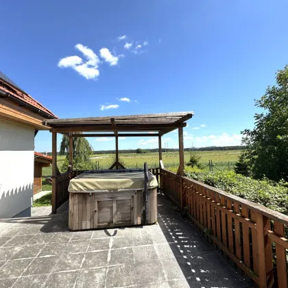MOLLRAM - Einfamilienhaus mit ca. 1.268 m² Eigengrund | Baujahr 2009 | Sauna & Whirlpool | Luftwärmepumpe, PV-Anlage, Klimaanlage uvm. - Bild 2