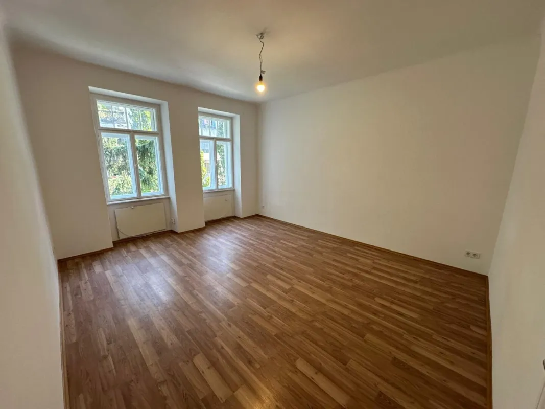 Altbaucharme trifft Stadtoase – Sanierte 2-Zimmer-Wohnung in Toplage des 3. Bezirks - Bild 1