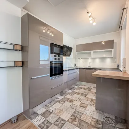 Moderne, sonnige 3-Zimmer-Wohnung mit 50m² Dachterrasse - Bild 2