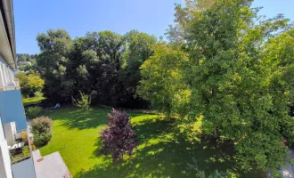 Sonnige Ruheoase mit Balkon und Gartenblick