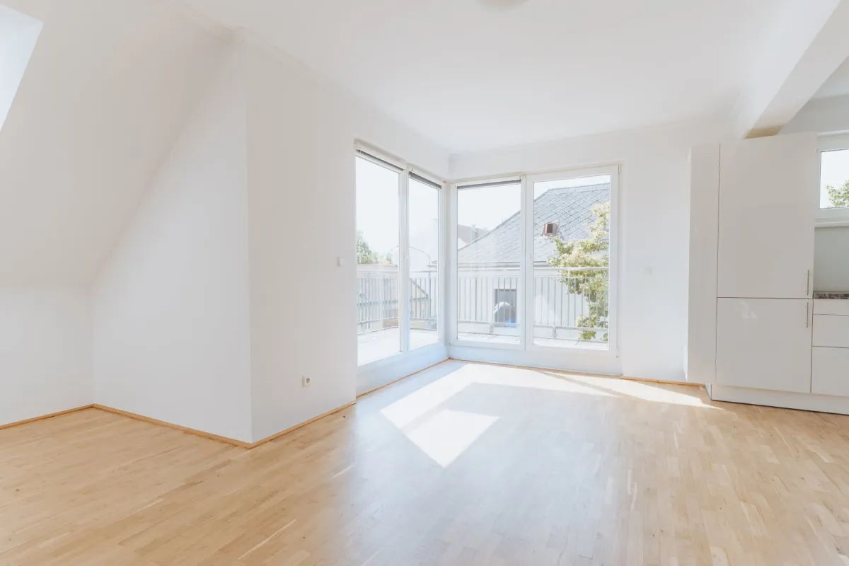 Traumhafte 3- Zimmer Dachgeschoßwohnung über zwei Etagen mit Terrasse - Bild 1