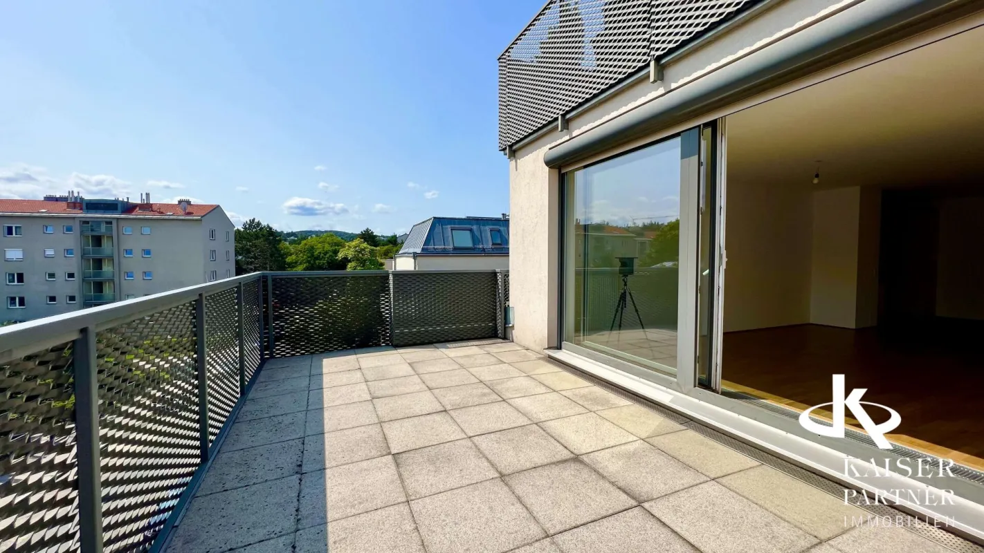 Moderne, lichtdurchflutete 5-Zimmer-Wohnung mit großem Balkon in Toplage! - Bild 1