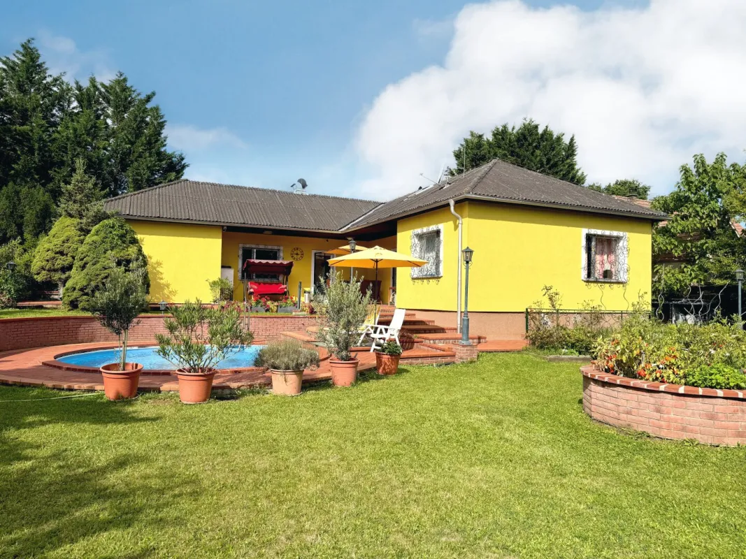 Ihr privates Gartenparadies mit Pool – Ruhe und Erholung pur in Strasshof an der Nordbahn - Bild 1