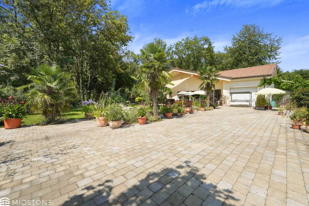 *Gartenidylle in absoluter Ruhelage* Traumhaftes Bungalow in Alleinlage - Bild 1