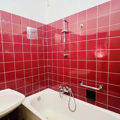 Sanierungsprojekt light - direkt an der U-Bahn - Innenhof Ruhelage - sonnige Loggia - Millennium City u. technische Fachhochschule ums Eck - Donauinsel - Bild 3