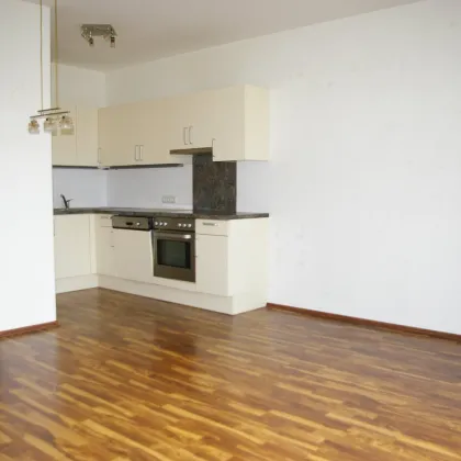 LICHTDURCHFLUTETE 2 Zimmerwohnung mit GRÜNBLICK! - Bild 2