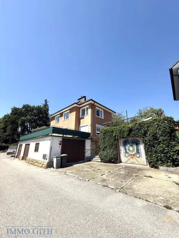 RUHIGE 74 m² 3-ZIMMER-WOHNUNG IM OBERGESCHOSS EINES ZWEIFAMILIENHAUSES MIT GARTENFLÄCHE, ABSTELLRAUM & PARKPLATZ ZU MIETEN! - Bild 1