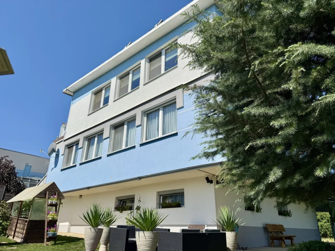 Ein- oder Zweifamilienhaus mit unendlichen Möglichkeiten – Großzügigkeit, Komfort und ein Gartenparadies in Mischendorf - Bild 1