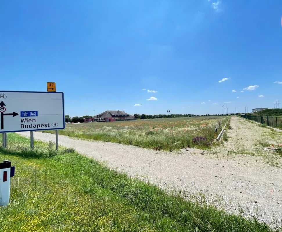 Top-Lage: Gewerbegrundstück ab ca. 3000m²  Grenzstation Österreich Ungarn A4, Bahn - Bild 1