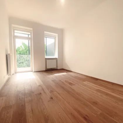 NEU! Altbautraum mit großer Terrasse! Generalsanierte 2-Zimmerwohnung in historischem Altbauhaus! - Bild 3