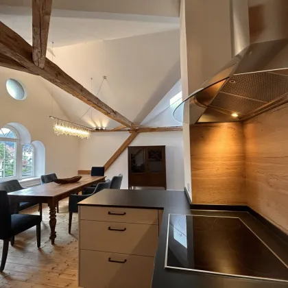 Renovierte Dachgeschosswohnung mit Altbauflair in Jenbach - Bild 2