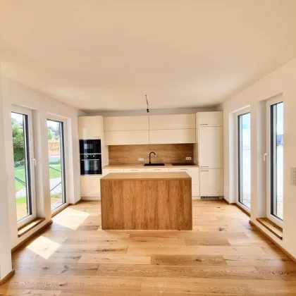 Modernes Eckreihenhaus in TOP-LAGE nahe U6: Erstbezug  mit Garten, Dachterrasse, 5 Zimmern, 2 Bädern – inkl. Küche & Stellplatz - Bild 3