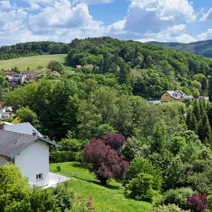 Toplage mit Weitblick: Einfamilienhaus mit großem, erweiterbarem Grundstück - Bild 2