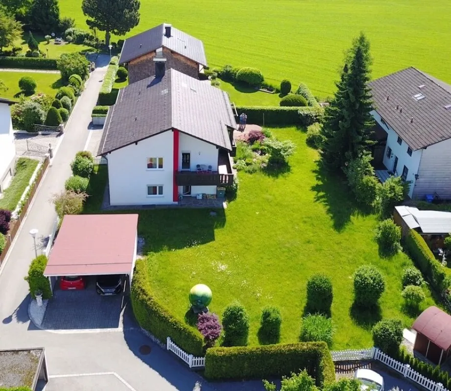 Mehrfamilienhaus im grenznahen Ainring - Bild 1