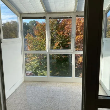 Mit GRATIS Küche! Helle 3‑Zimmer-Wohnung mit Loggia/Wintergarten in ruhiger Lage von Attnang‑Puchheim – inkl. privatem Parkplatz & Keller - Bild 2
