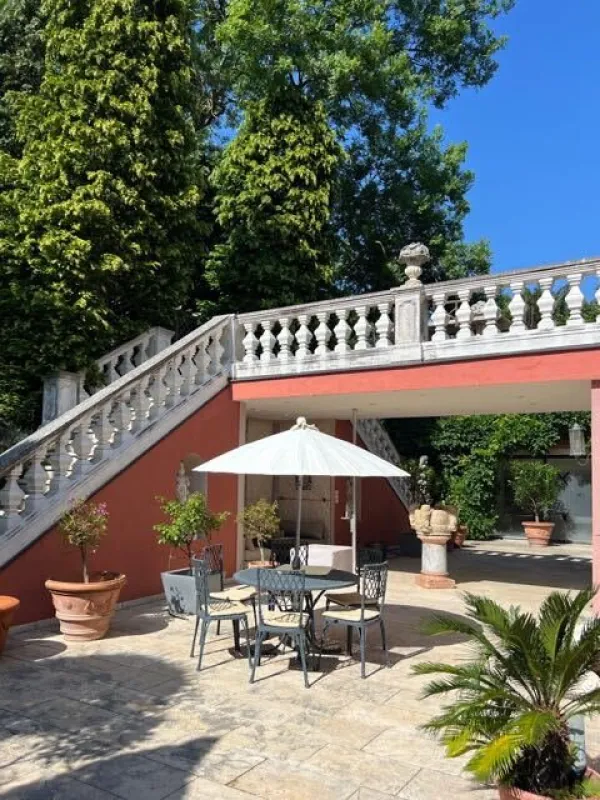 HINTERBRÜHL - RARITÄT !  Mediterrane Architektenvilla im venezianischen Stil zum Verkauf - Bild 1