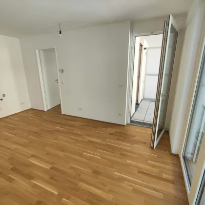 NEUBAU ERSTBEZUG! 2-Zimmer-Wohnung mit Balkon im 4. OG in 1210 Wien! Top 1/32 - Bild 2