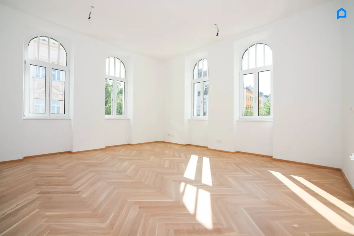ERSTBEZUG, hell. JETZT einziehen! Kernsanierter Albau mit modernster Ausstattung TOP 9 / 53,54 m² Wohnfläche, 2 Zimmer plus Nebenräume, Kurzzeitvermietung möglich ! - Bild 1