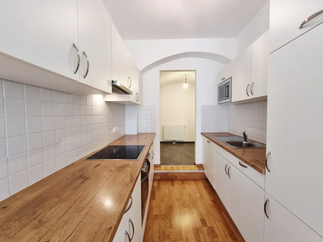 Historischer Charme trifft modernes Wohnen – 2,5-Zimmer-Wohnung in der Rathausgasse - Bild 1