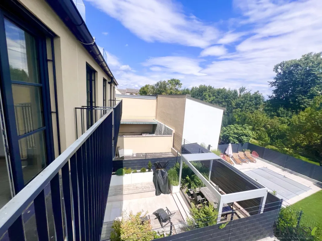 Exklusives Haus im Zentrum von Perchtoldsdorf mit Lift, großzügigen Freiflächen, Sauna und 2 Garagenstellplätzen! - Bild 1