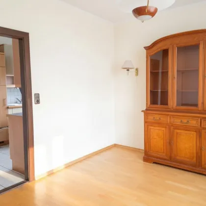 Charmante 4-Zimmer-Wohnung mit Loggia und großzügigem Schnitt - Bild 2