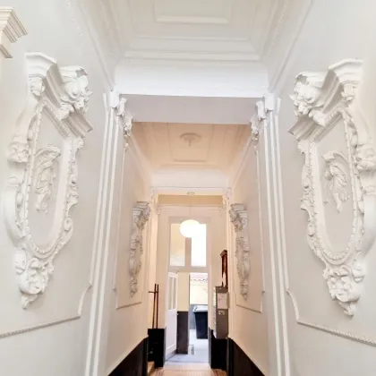 Smartes Wohnen über den Dächern! Raffiniert eingerichtet + Durchdacht bis ins Detail + Hofseitiger Balkon + Perfekte Infrastruktur und Anbindung! Jetzt zugreifen! - Bild 2