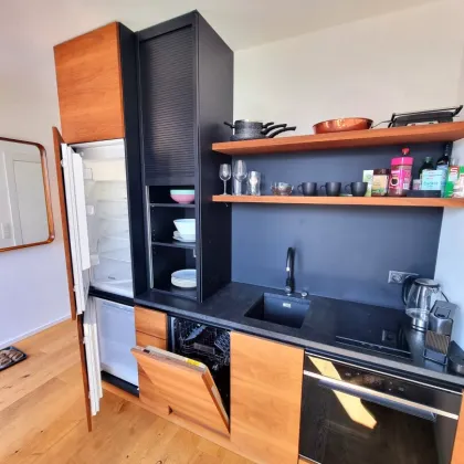 Smartes Wohnen über den Dächern! Raffiniert eingerichtet + Durchdacht bis ins Detail + Hofseitiger Balkon + Perfekte Infrastruktur und Anbindung! Jetzt zugreifen! - Bild 3
