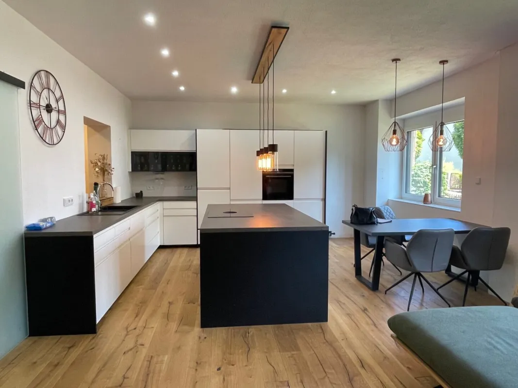 Zentral gelegenes, fertig zu sanierendes Haus in Mistelbach: 120m², 3 Zimmer, modern & gemütlich! - Bild 1