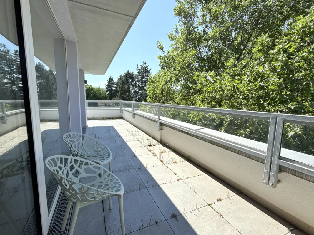 Elegante 4-Zimmer Dachgeschosswohnung in idyllischer Lage- Nähe Wiener Neustadt - Bild 1