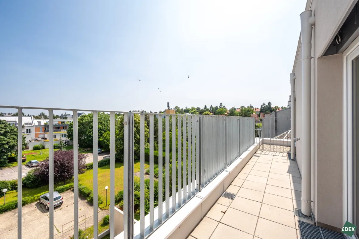 ERSTBEZUG | Effiziente 3-Zimmer-Wohnung mit Terrasse - Bild 1
