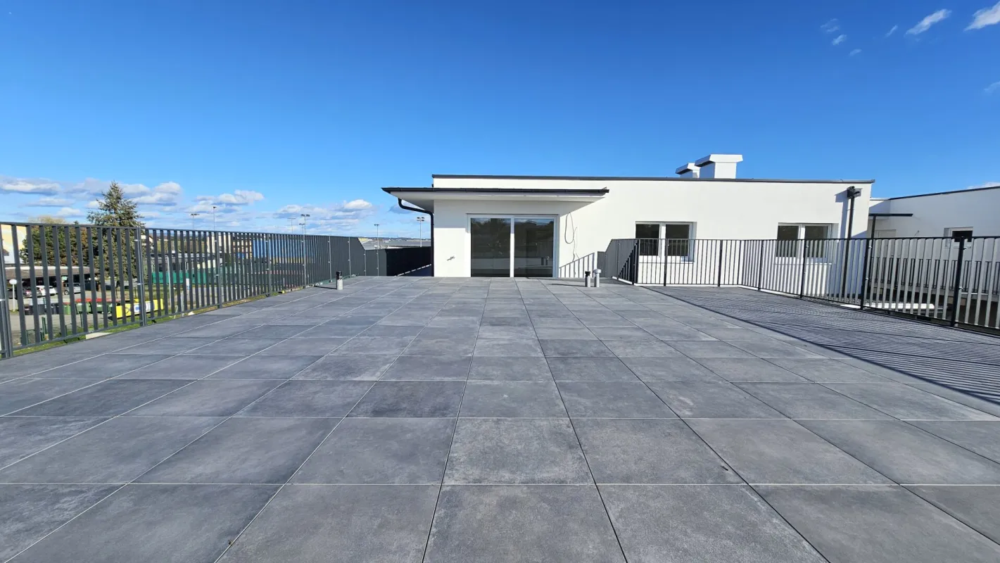 128m² Dachterrasse mit 115m² Wohnfläche mit 2 Parkplätze in Premstätten bei Graz - Bild 1