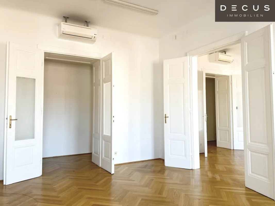 | 4 ZIMMER | SIEBENSTERNGASSE | AB SOFORT VERFÜGBAR | ALTBAU | BESICHTIGUNGEN MÖGLICH - Bild 1