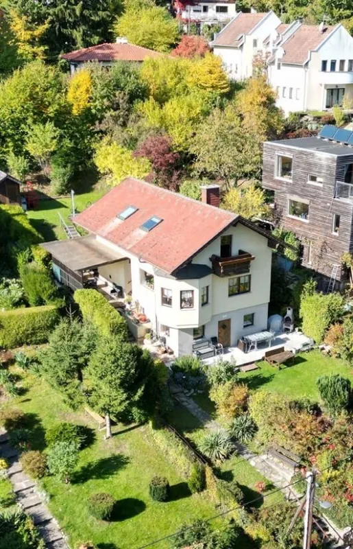 Wienerwald Südhang: Einfamilienhaus mit Potenzial in Mauerbach an der Stadtgrenze Wiens (2 km) - Bild 1