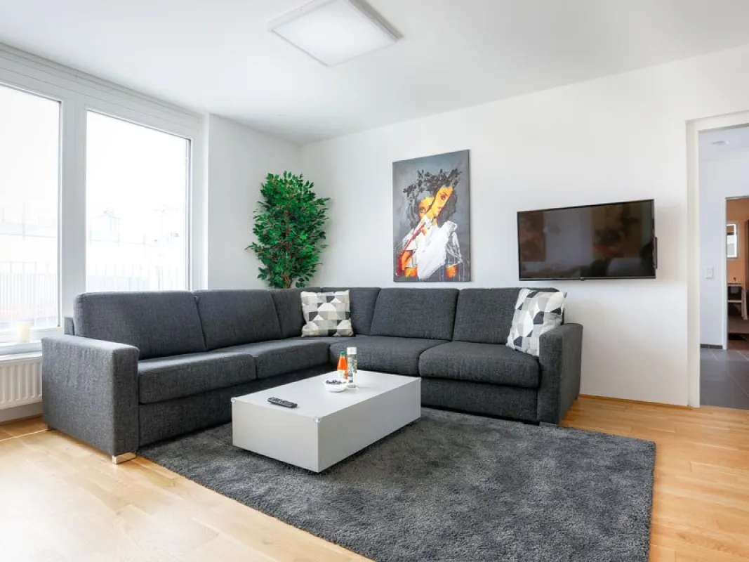 Elegante, vollmöblierte DG Wohnung mit zwei Sonnenterrassen - Bild 1