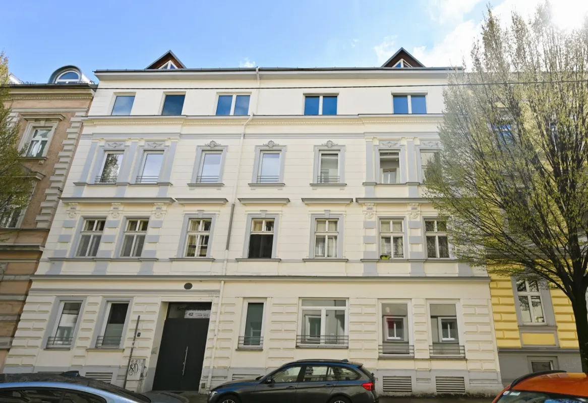 Klein UND Fein - Gemütliche 3-Zimmer-Wohnung mit neuer Einbauküche ab Mitte November! - Bild 1