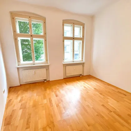 Klein UND Fein - Gemütliche 3-Zimmer-Wohnung mit neuer Einbauküche ab Mitte November! - Bild 2