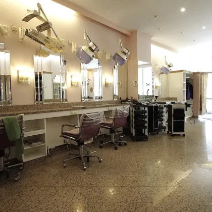 Großzügiger, hochfrequentierter Frisiersalon***unbefristet*** - Bild 3