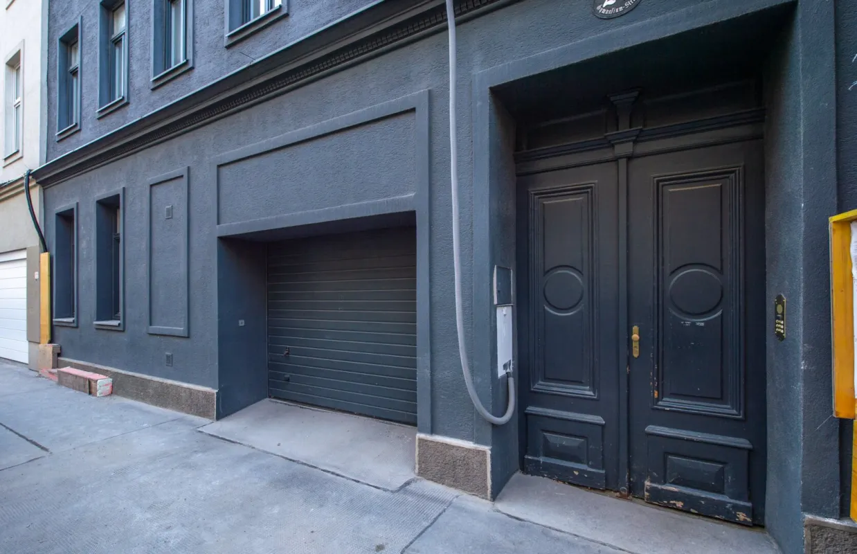 Sicherer Lager- und Garagenplatz im 18. Bezirk – Gymnasiumstraße 24A - Bild 1