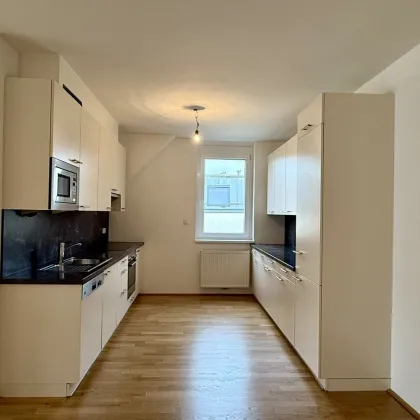 Exklusive 5-Zimmer-Dachgeschosswohnung mit großzügigem Grundriss und sonnigem Balkon! - Bild 3