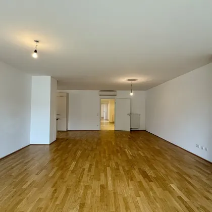 Exklusive 5-Zimmer-Dachgeschosswohnung mit großzügigem Grundriss und sonnigem Balkon! - Bild 2