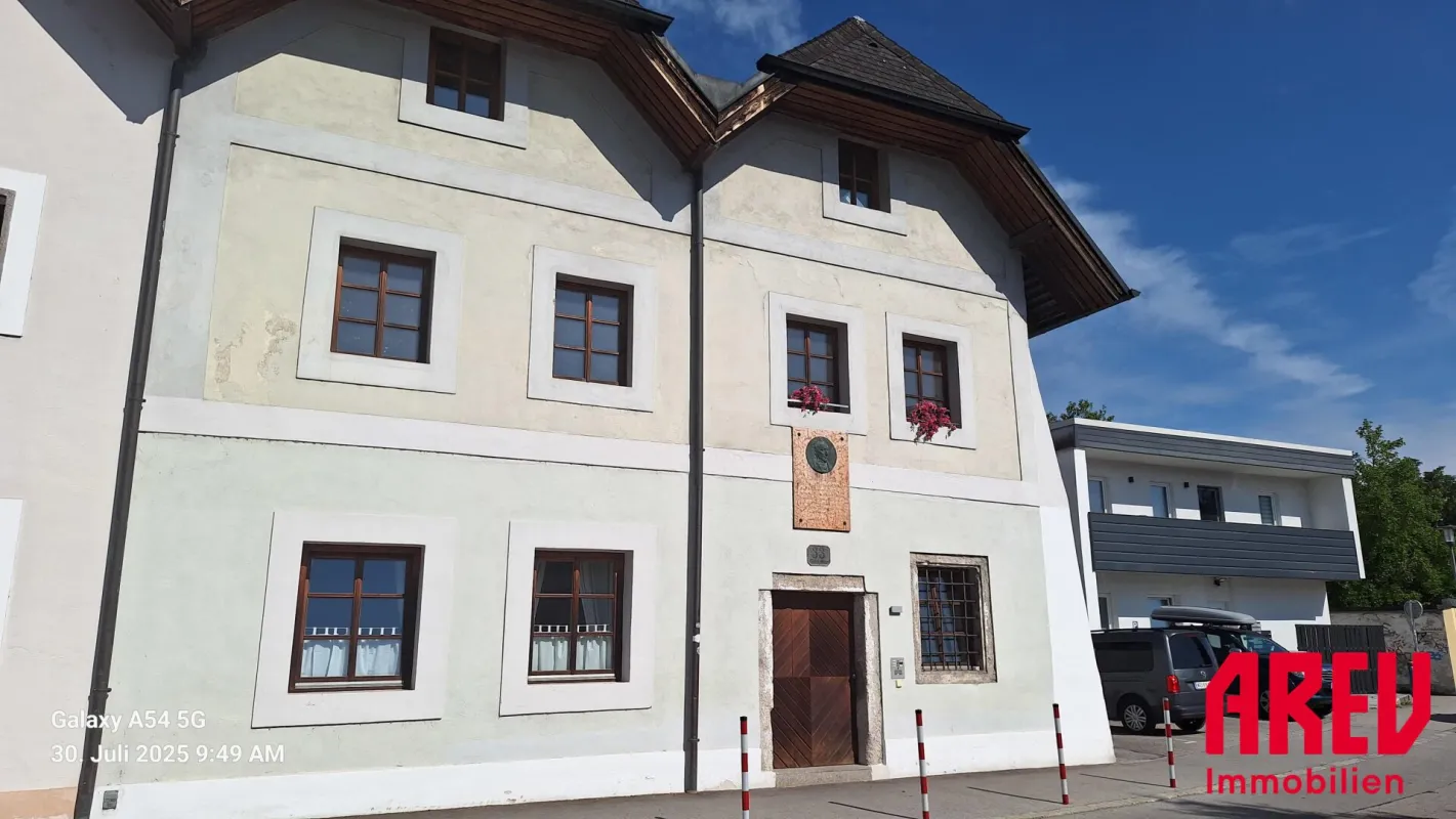 Stilvoll wohnen im denkmalgeschützten Altbau mit Garten - Bild 1
