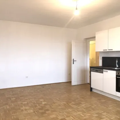 3-Zimmer-Wohnung mit Schlossbergblick! - Bild 3