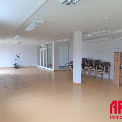 JETZT ANMIETEN! - IHR PERFEKTER THERAPIERAUM WARTET AUF SIE! - Bild 3