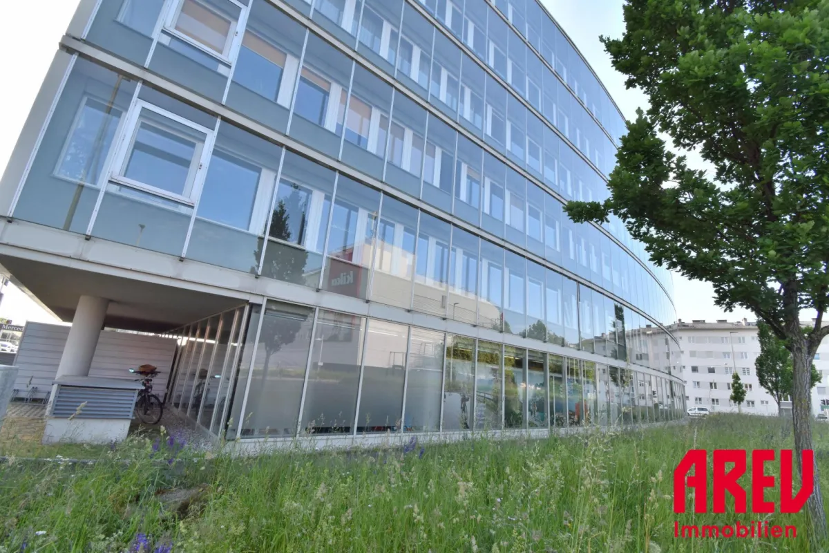 ATTRAKTIVE BÜROFLÄCHE IN URFAHR - IDEAL ZUM BUSINESS START - EG - Bild 1